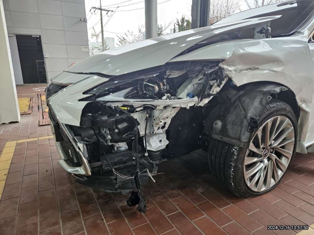 Lexus ES300h 7th gen executive 