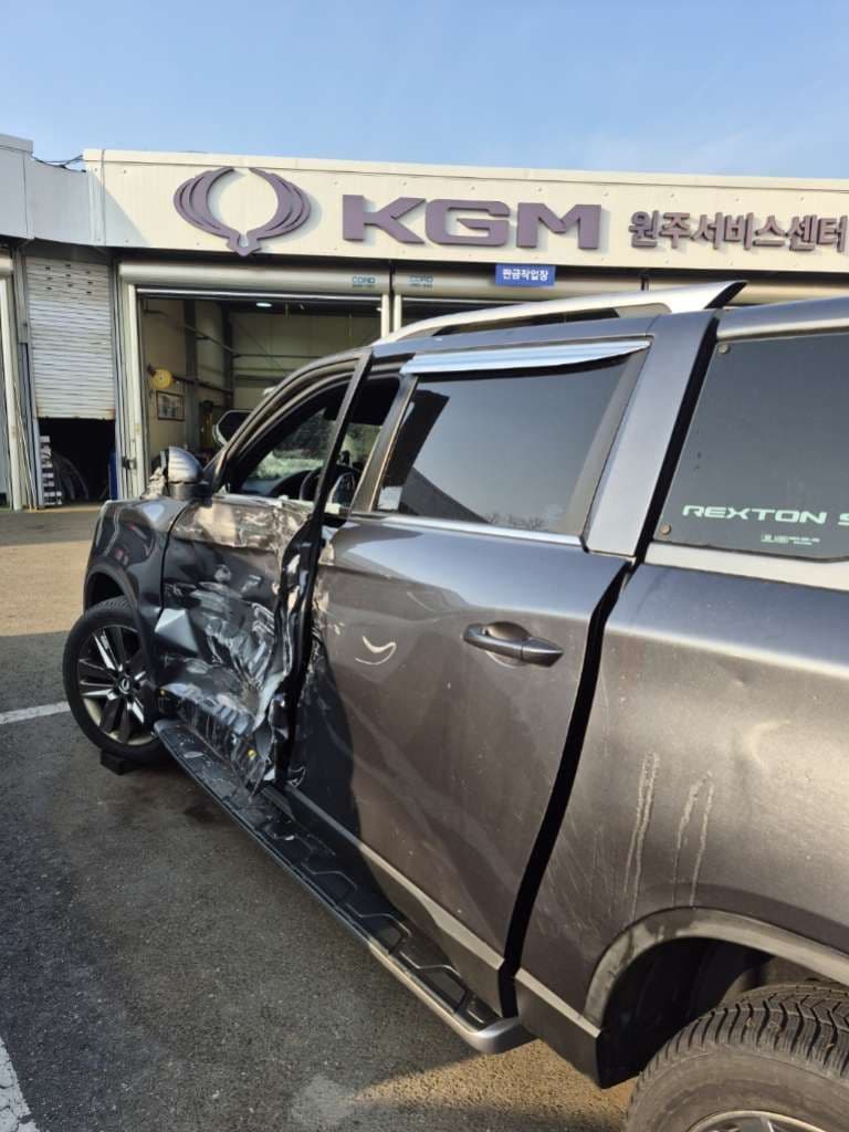 Rexton Sports Khan Diesel 2.2 4WD Professional S